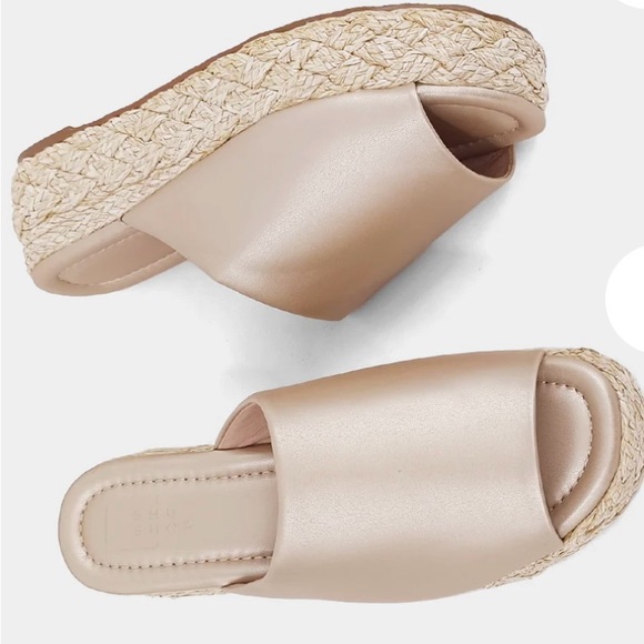 Shu shop gold shoes NEW - Picture 5 of 5